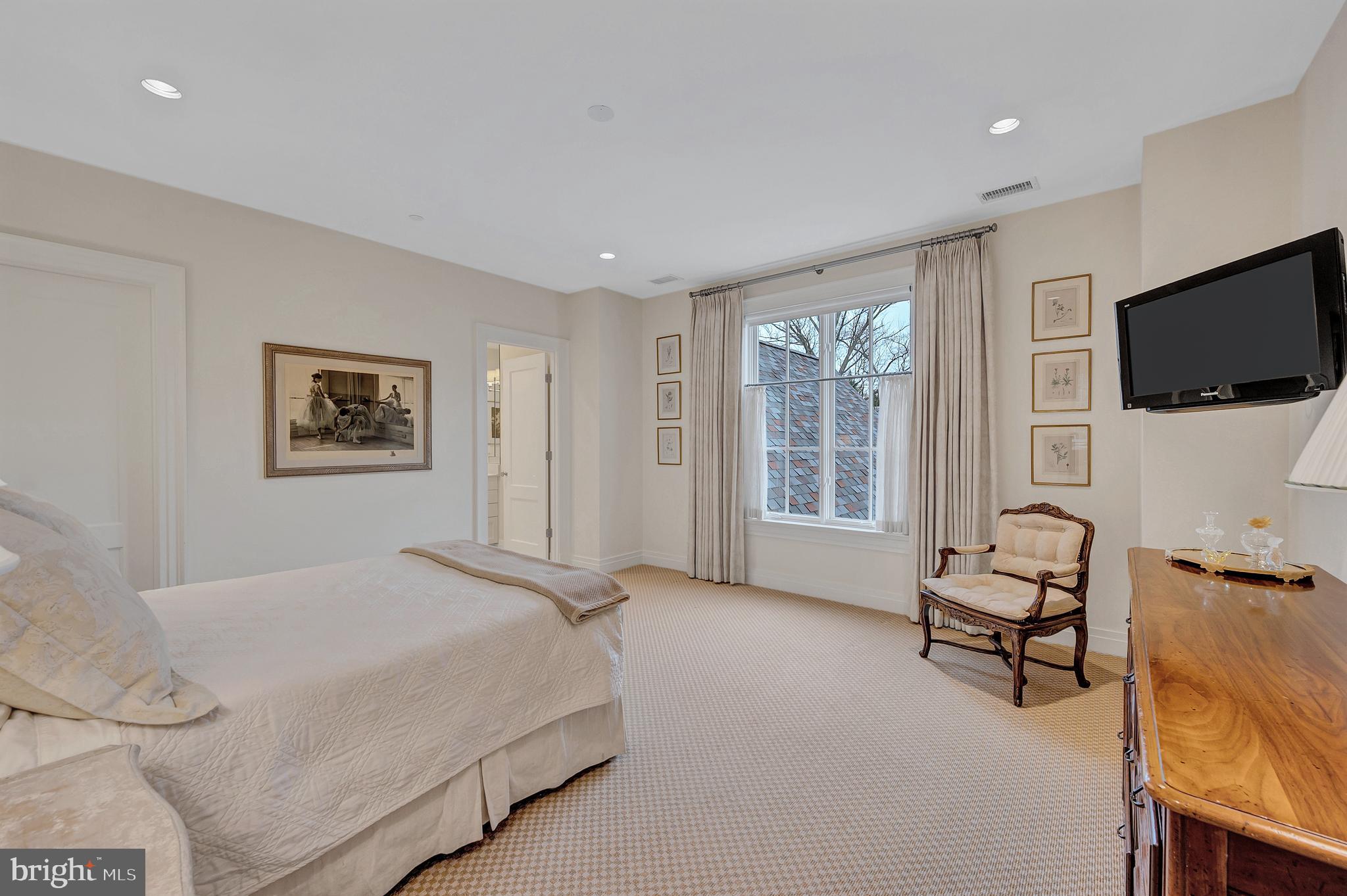 7204 Fairfax Road Bethesda, MD 20814 - Photo 35 of 57