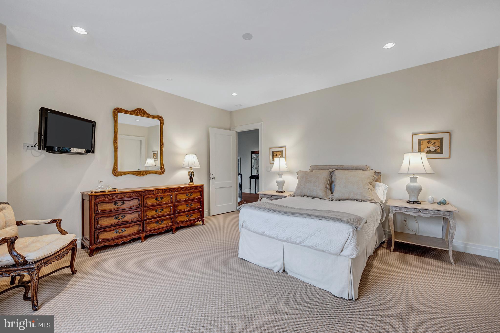 7204 Fairfax Road Bethesda, MD 20814 - Photo 36 of 57