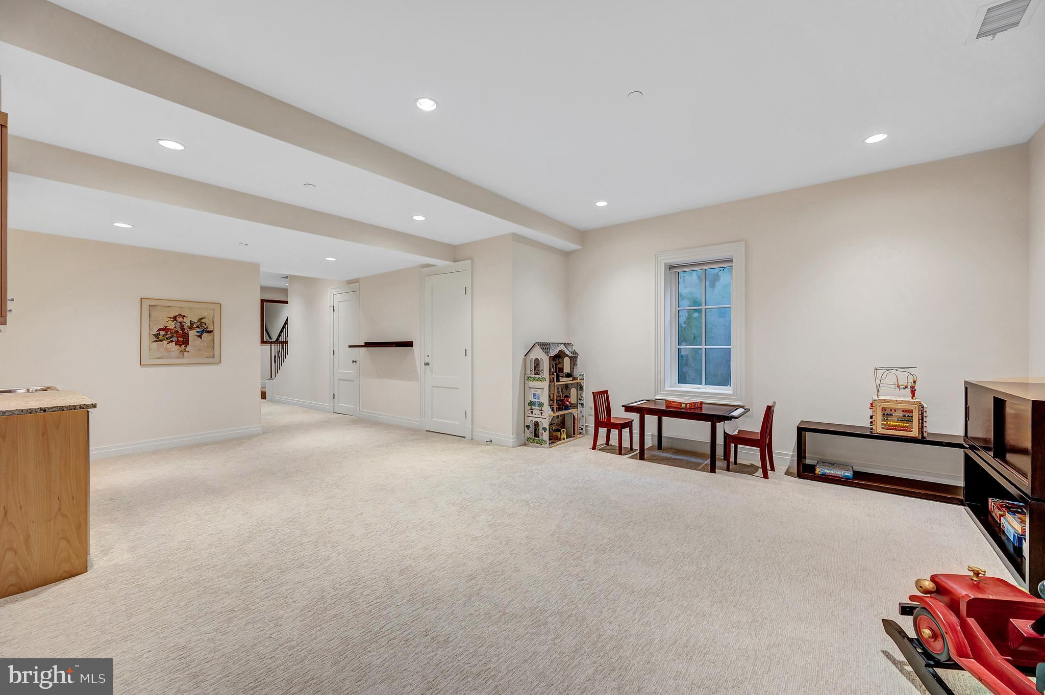 7204 Fairfax Road Bethesda, MD 20814 - Photo 46 of 57