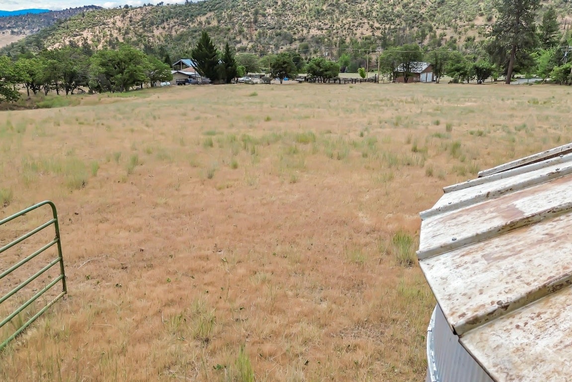 9115 Guys Gulch Road Yreka, CA 96097 - Photo 38 of 44 Gallery Image 38