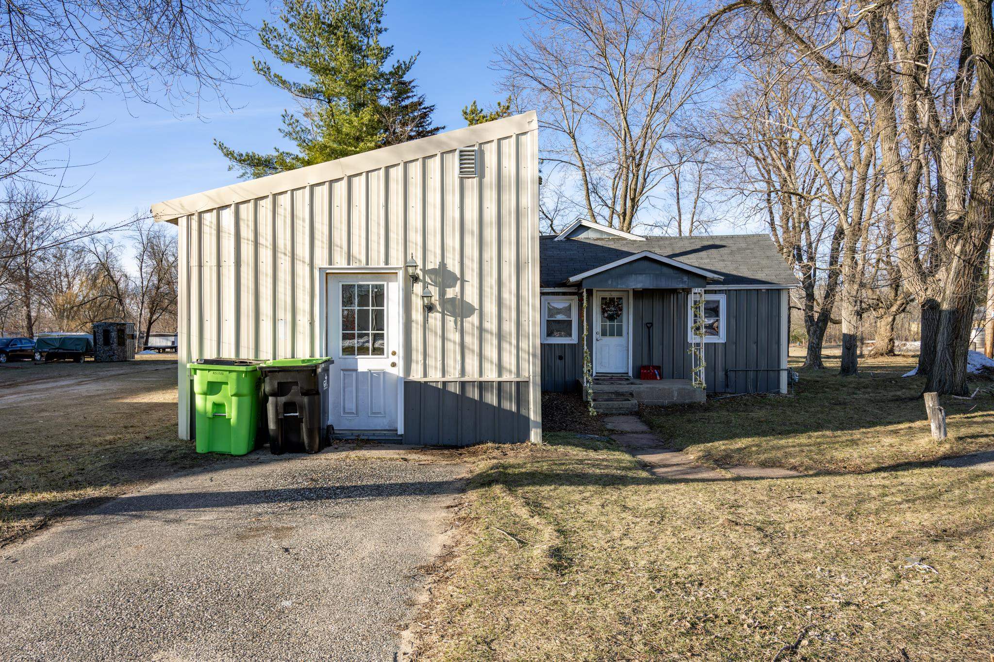 714 County Rd M New Lisbon, WI 53950 - Photo 3 of 38