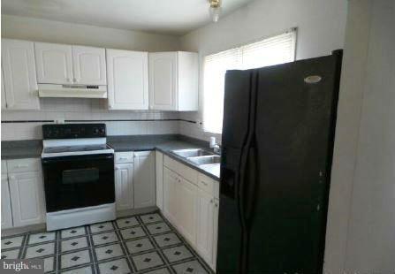 7232 Kennebunk Road Baltimore, MD 21244 - Photo 7 of 10 Kitchen