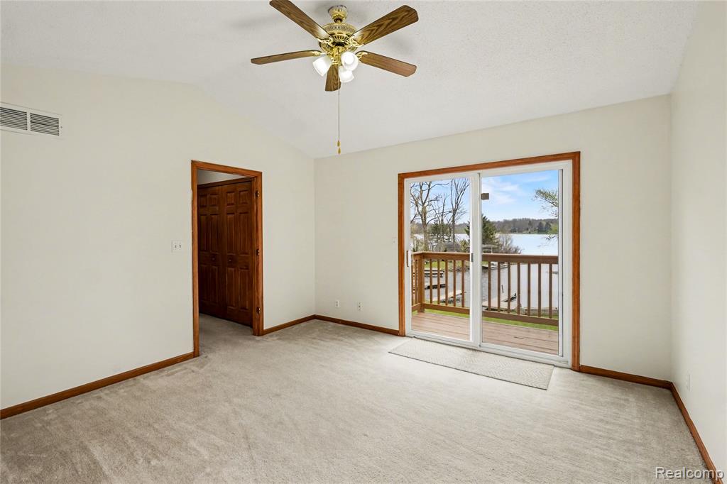 6522 Bennett Lake Road Fenton, MI 48430 - Photo 10 of 28