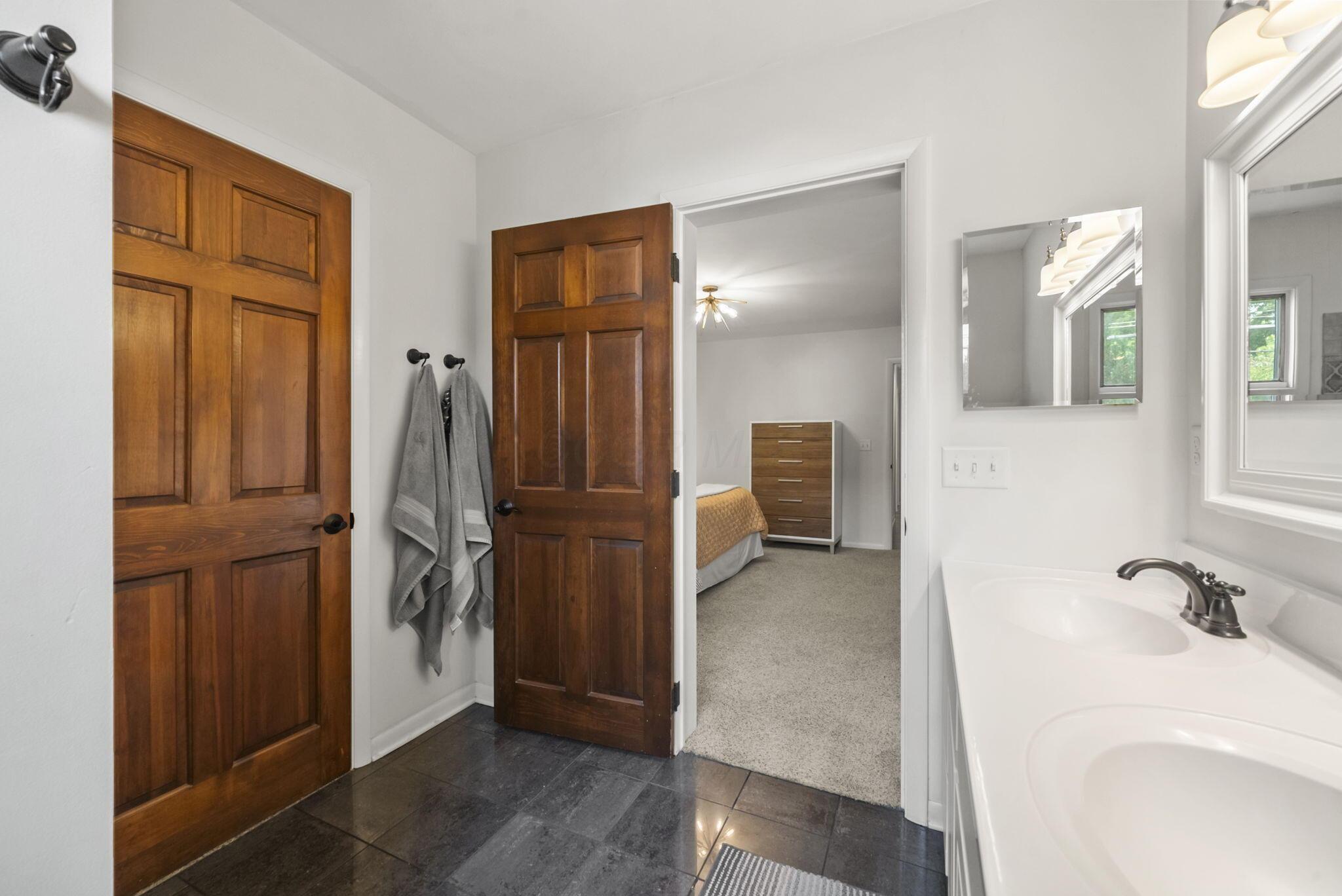 3956 Mountview Road Upper Arlington, OH 43220 - Photo 32 of 85 Primary Bath