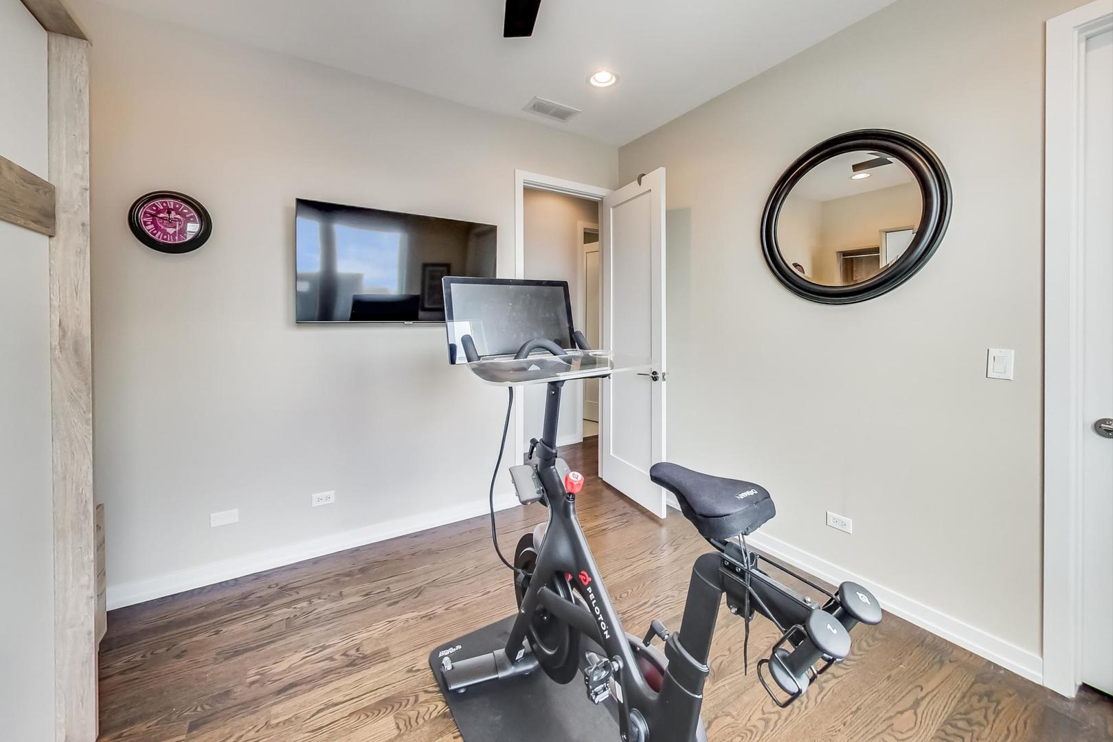1033 South Racine Avenue, Unit 3SR Chicago, IL 60607 - Photo 32 of 49 a view of a room with gym equipment