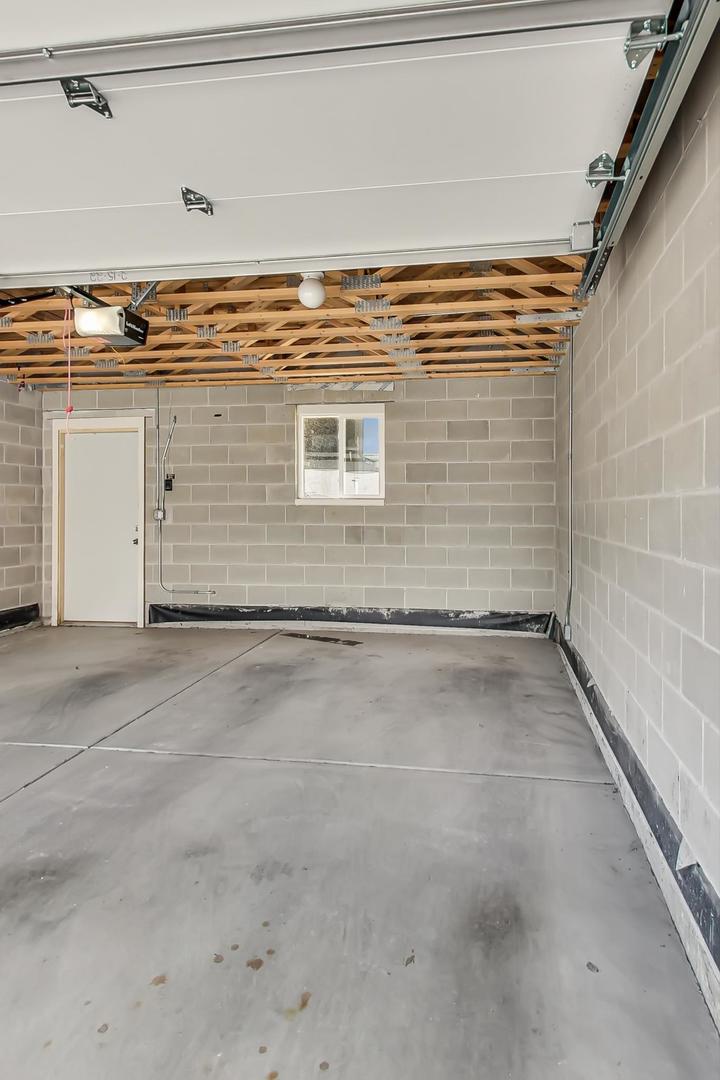 1033 South Racine Avenue, Unit 3SR Chicago, IL 60607 - Photo 45 of 49 a view of a garage