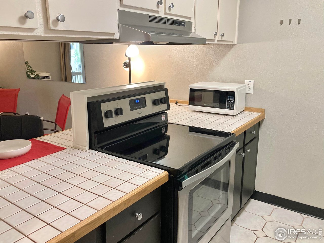 2707 Valmont Road, Unit 303C Boulder, CO 80304 - Photo 11 of 20 Kitchen with stainless Glass-top range