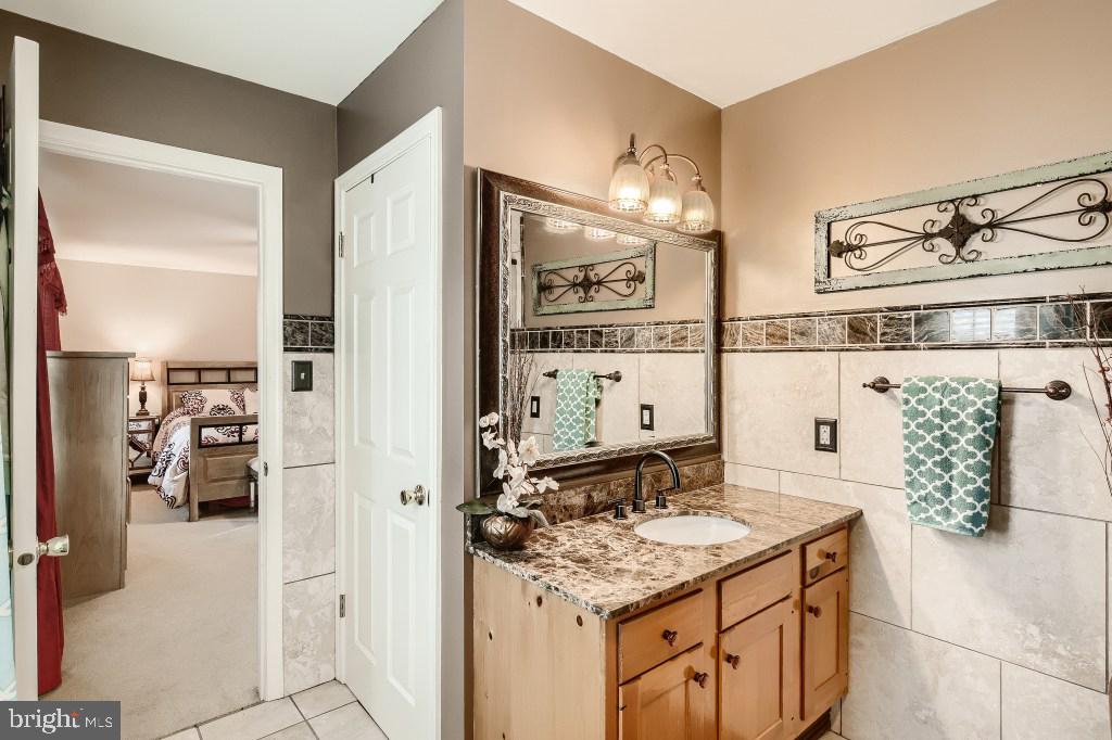 16712 Ridge Road Upperco, MD 21155 - Photo 19 of 33 ensuite full bath