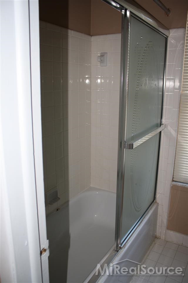 3106 Elmcrest Road Sterling Heights, MI 48310 - Photo 8 of 16 Gallery Image 8