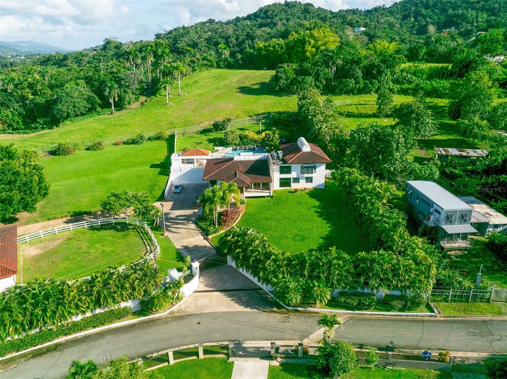 43-44 Calle E Guaynabo Pr  