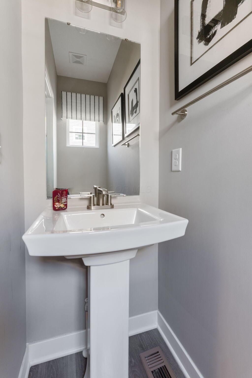 581 Pisa Loop Delaware, OH 43015 - Photo 23 of 85 581 Pisa Loop (Interior)-19