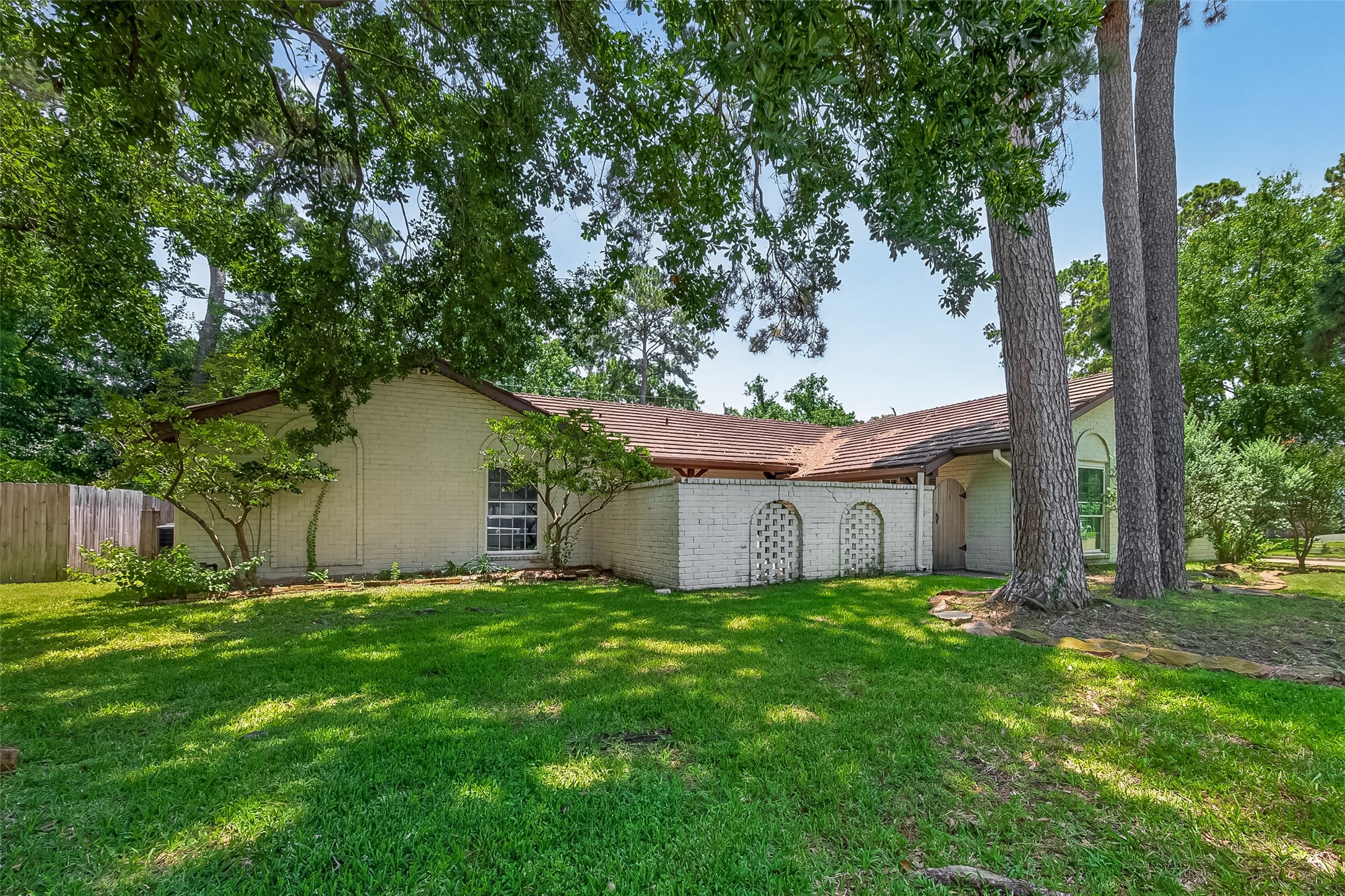 5815 Theall Road Houston, TX 77066 - Photo 1 of 36