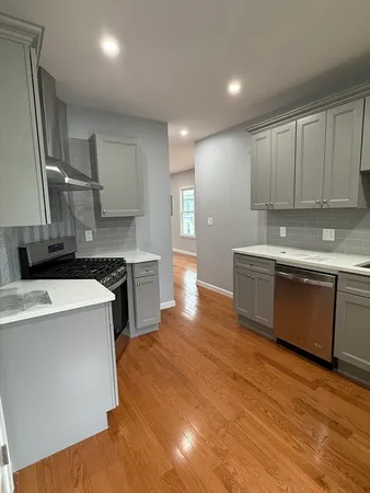 $2,100 | 92-94 Shawmut Avenue, Unit 2, New Bedford, MA 02740