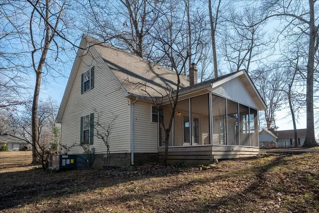 $279,500 | 210 State Avenue, Lawrenceburg, TN 38464