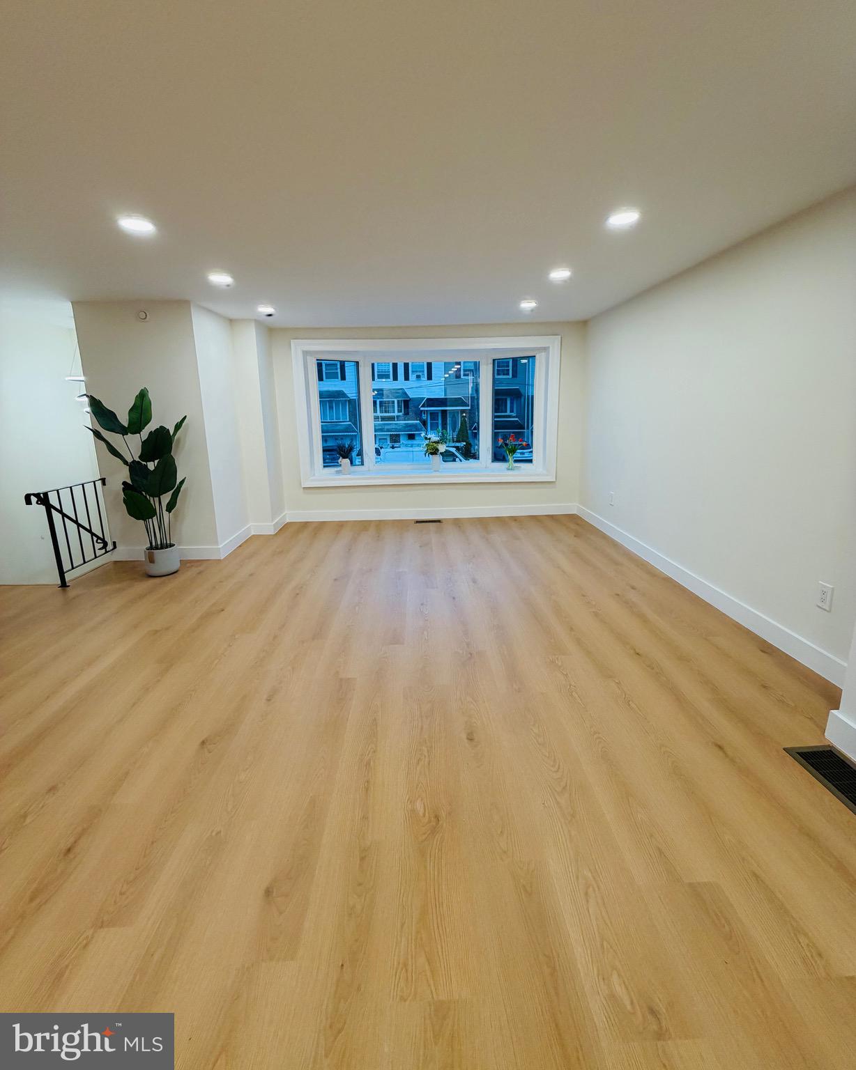 12019 Farwell Road Philadelphia, PA 19154 - Photo 9 of 35 Gallery Image 9