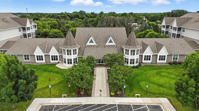 $255,000 | 100 Clydesdale Trail, Unit 116, Medina, MN 55340