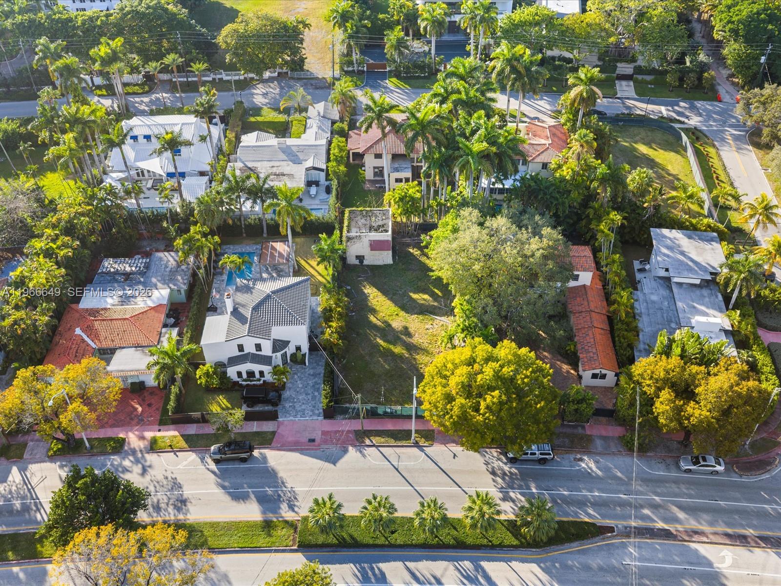 5838 Alton Road Miami Beach, FL 33140 - Photo 4 of 22 a view of a garden