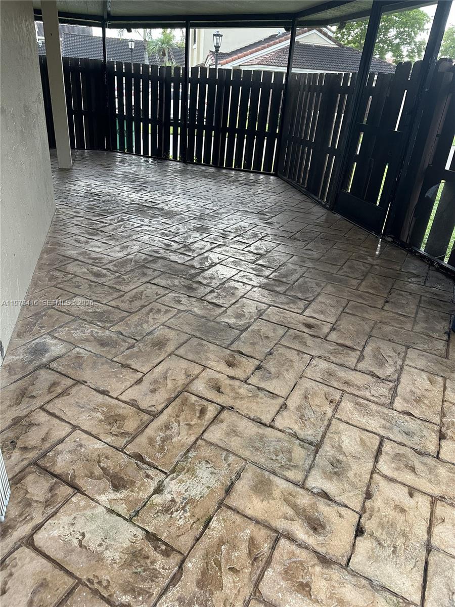6273 Northwest 170th Terrace Hialeah, FL 33015 - Photo 9 of 10