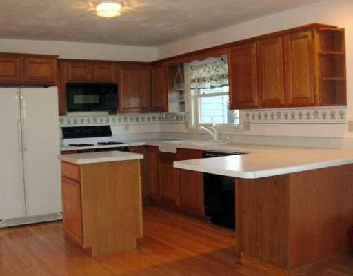 124 Hoon Road Butler, PA 16001 - Photo 3 of 8 Kitchen.