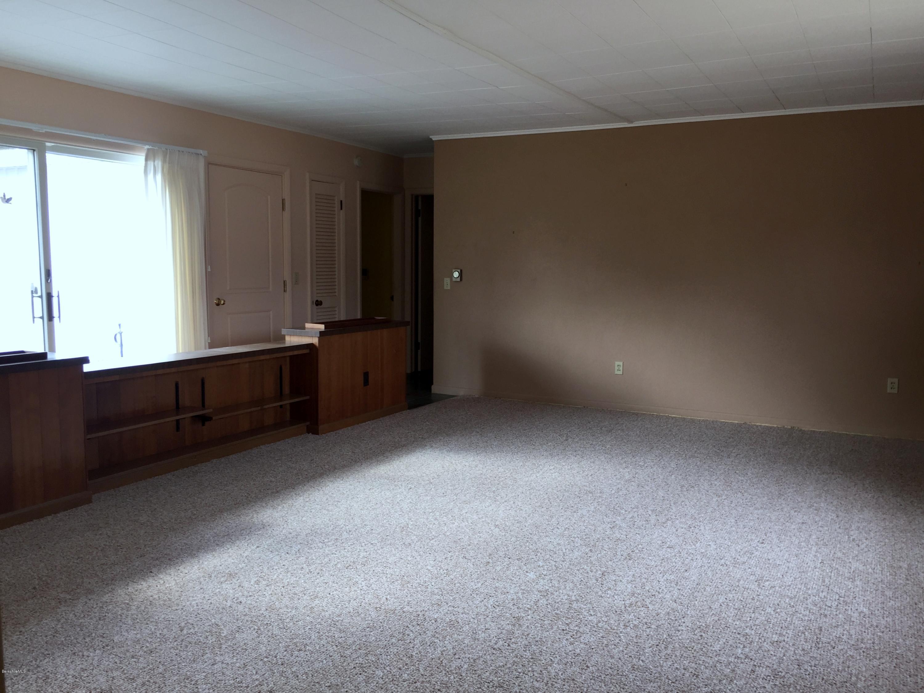 406 Barker Road Pittsfield, MA 01201 - Photo 11 of 20 406 Barker Rd 026-001