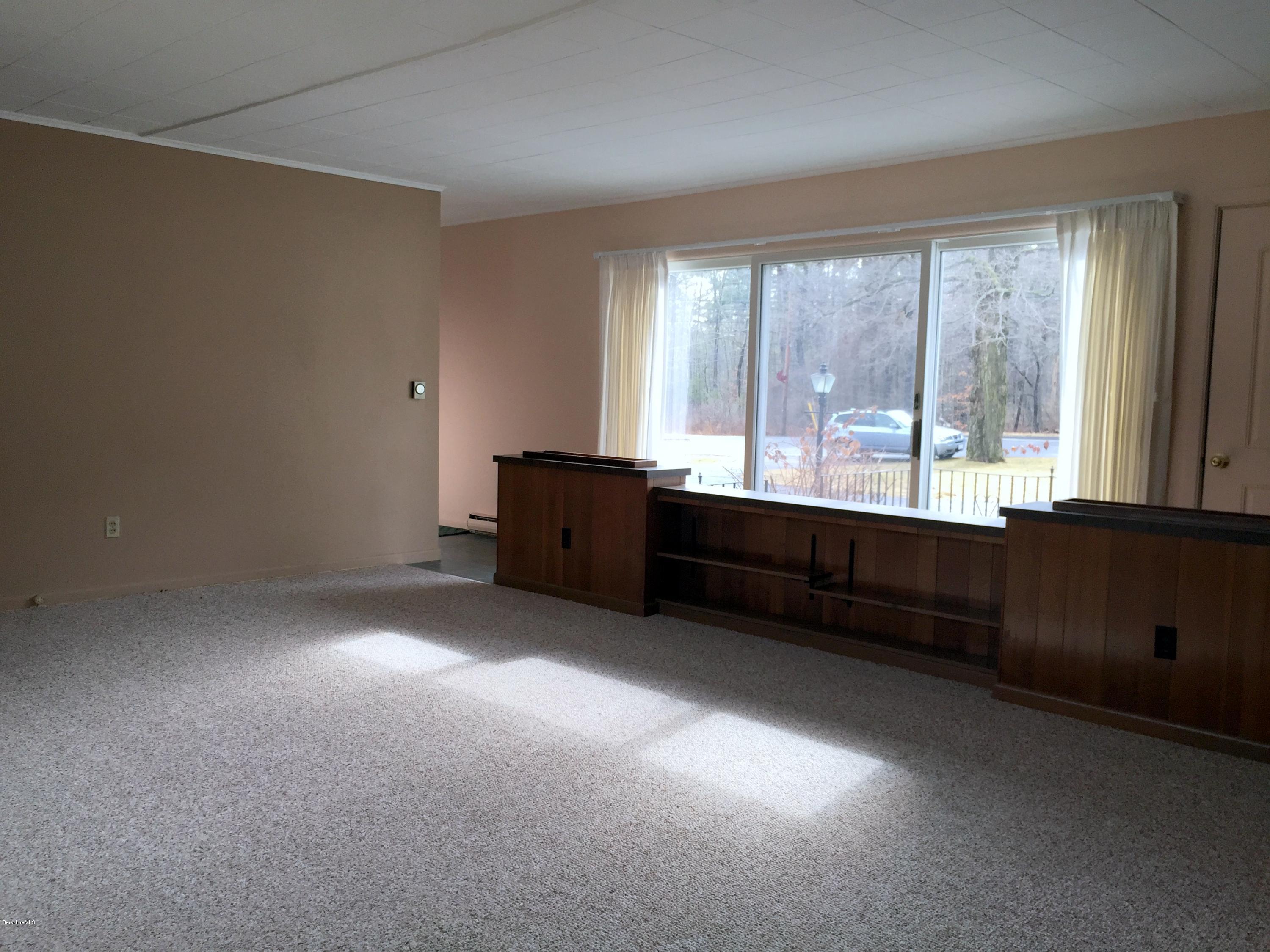 406 Barker Road Pittsfield, MA 01201 - Photo 12 of 20 406 Barker Rd 027-001