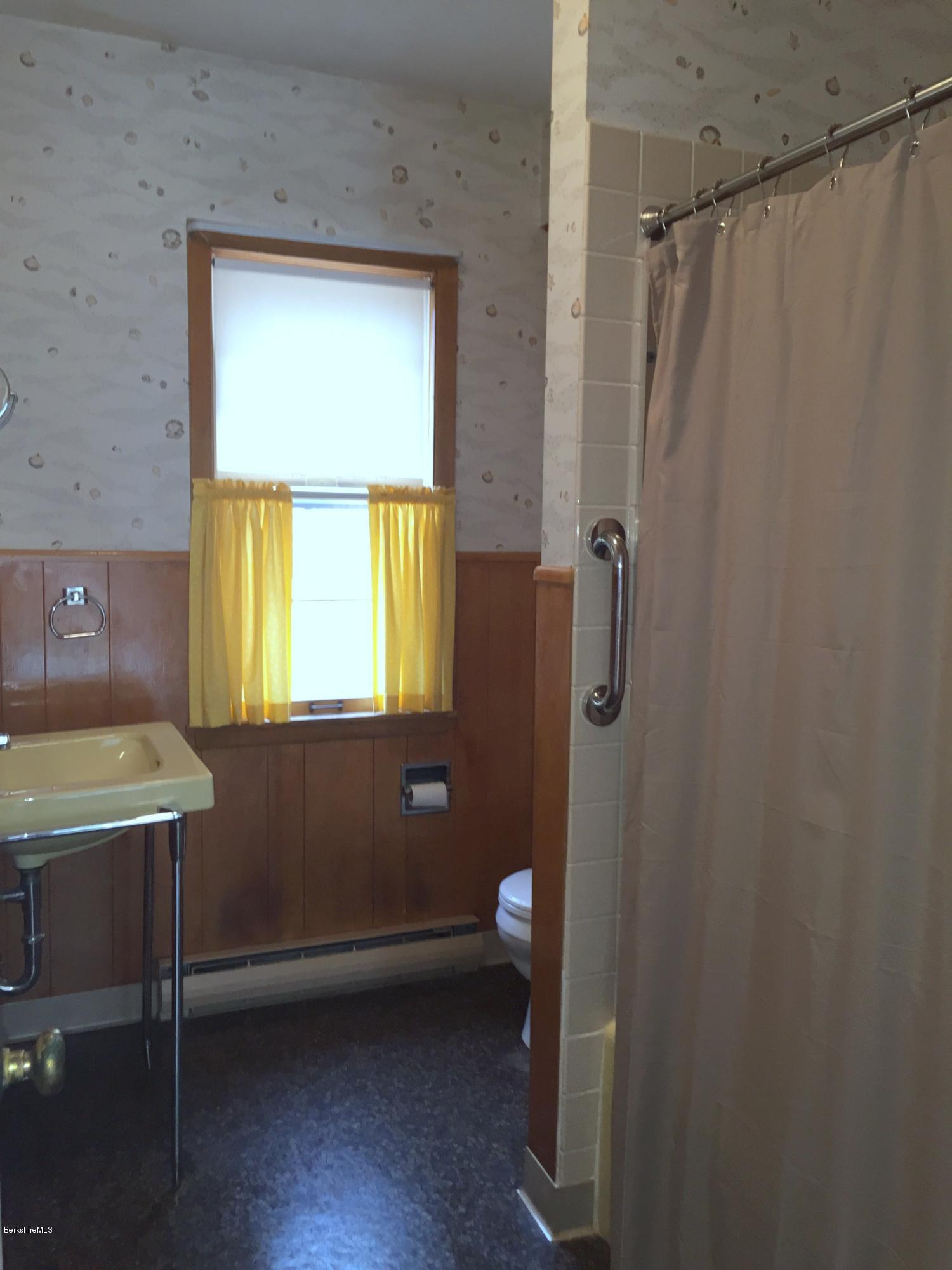 406 Barker Road Pittsfield, MA 01201 - Photo 16 of 20 406 Barker Rd 031-001