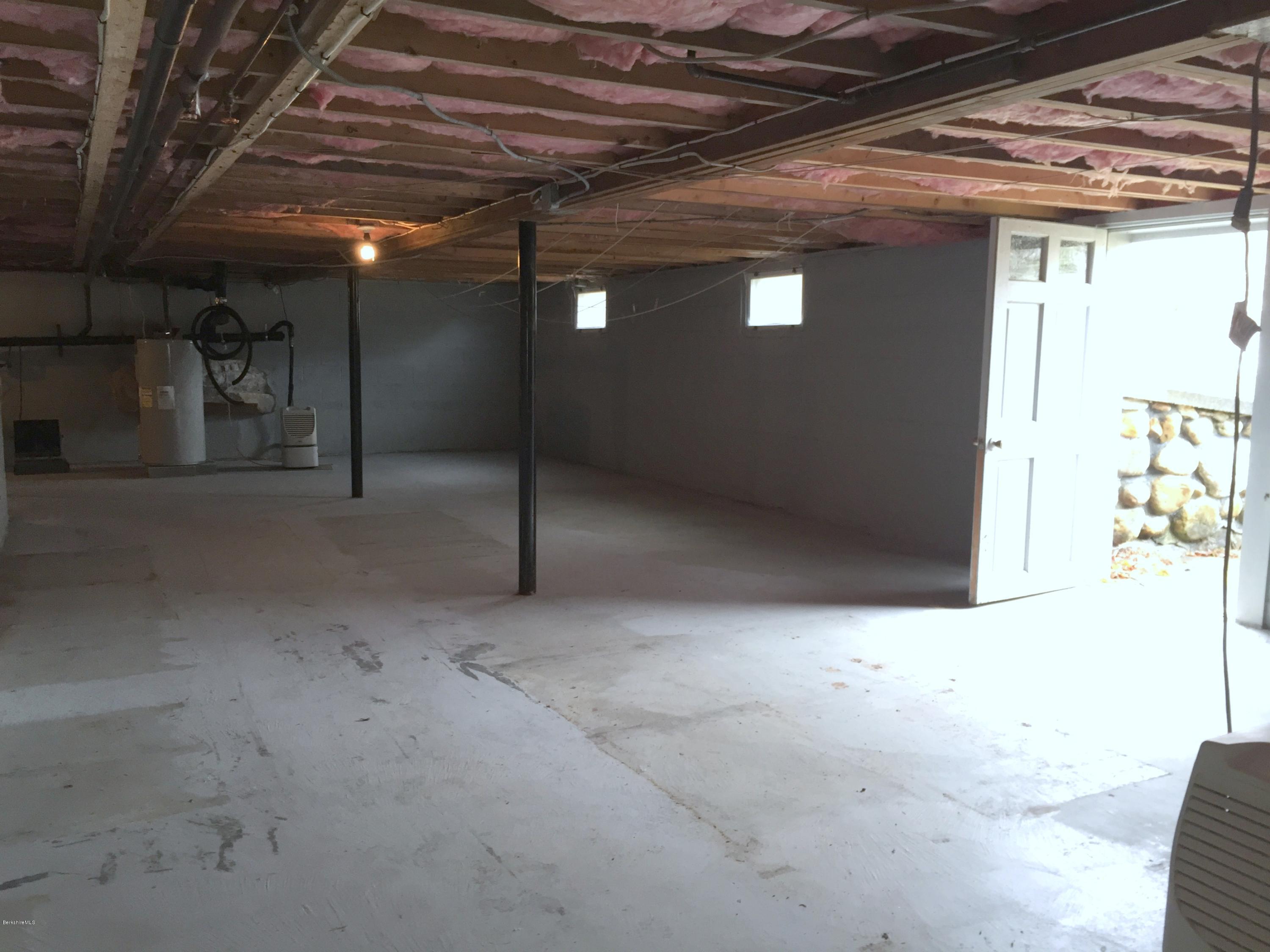 406 Barker Road Pittsfield, MA 01201 - Photo 19 of 20 406 Barker Rd 035-001