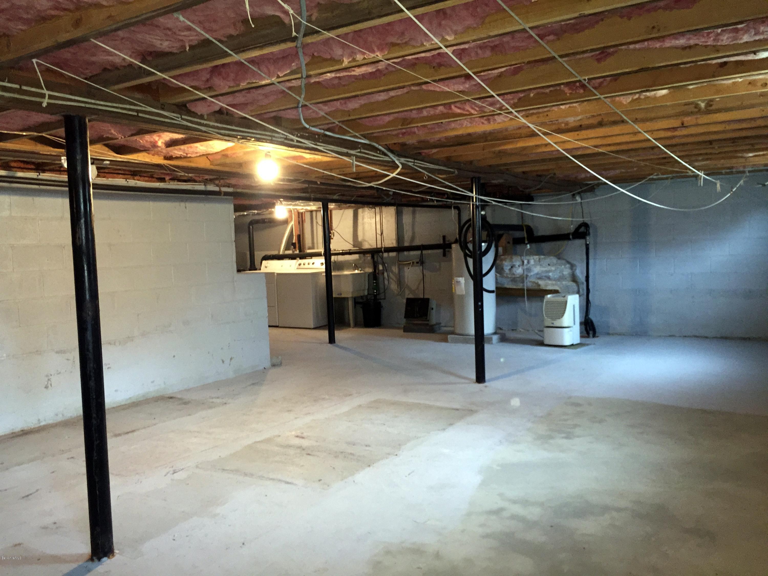 406 Barker Road Pittsfield, MA 01201 - Photo 20 of 20 406 Barker Rd 038-001