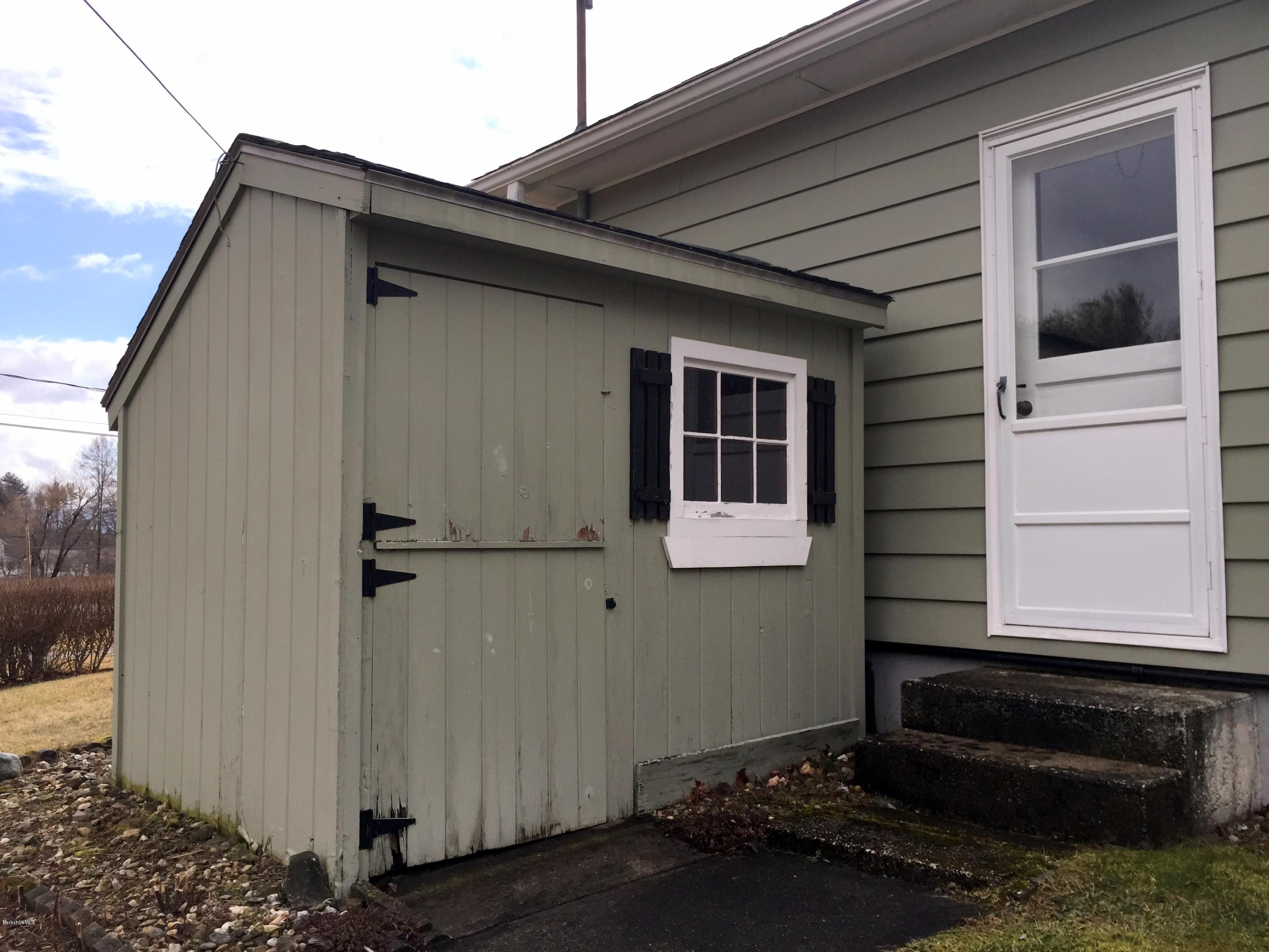 406 Barker Road Pittsfield, MA 01201 - Photo 6 of 20 406 Barker Rd 037-001