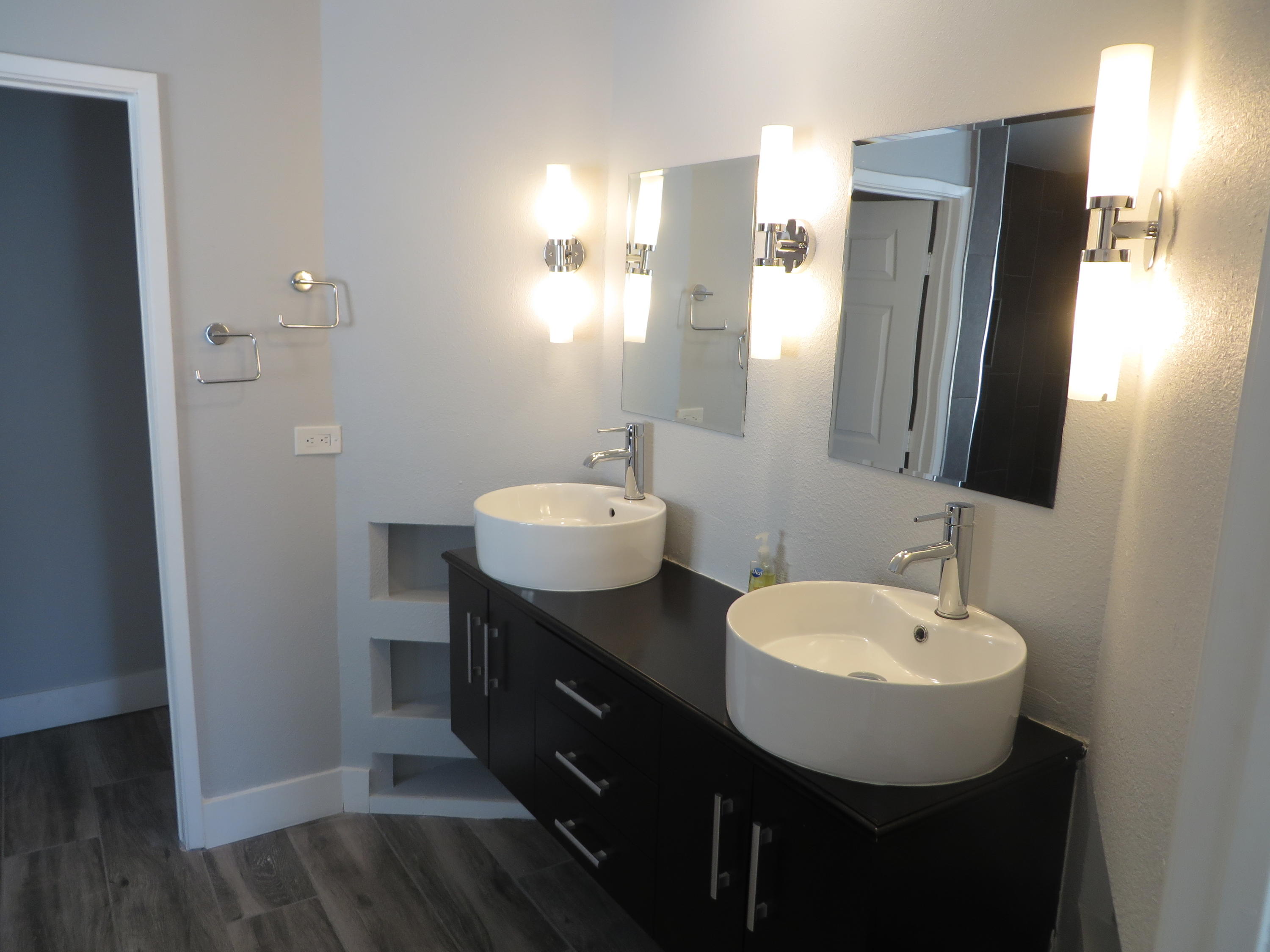 73315 Haystack Road Palm Desert, CA 92260 - Photo 19 of 32 a bathroom with a sink and a mirror