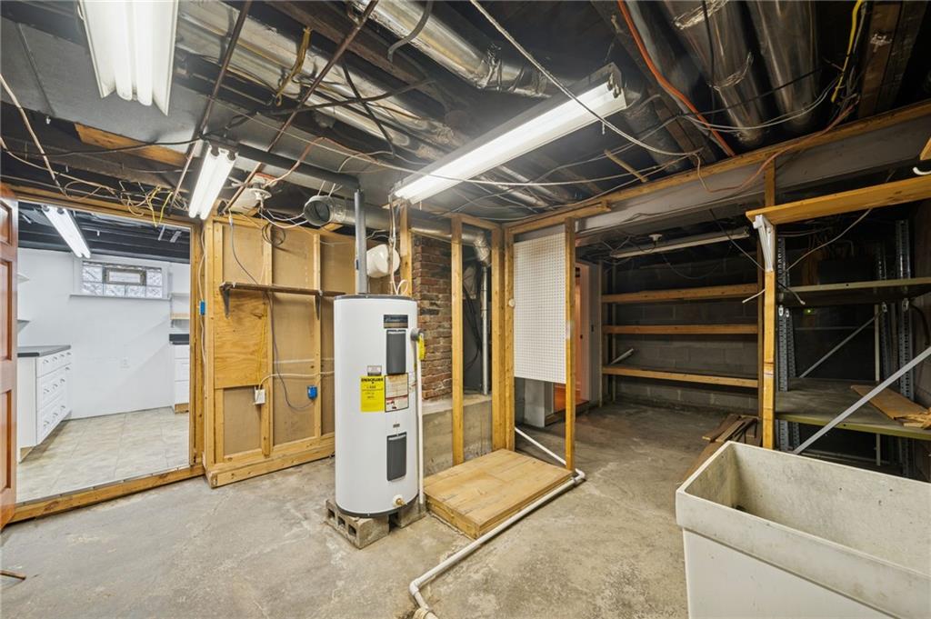 1619 Kennedy Road Imperial, PA 15126 - Photo 33 of 40 a view of a room with gym equipment