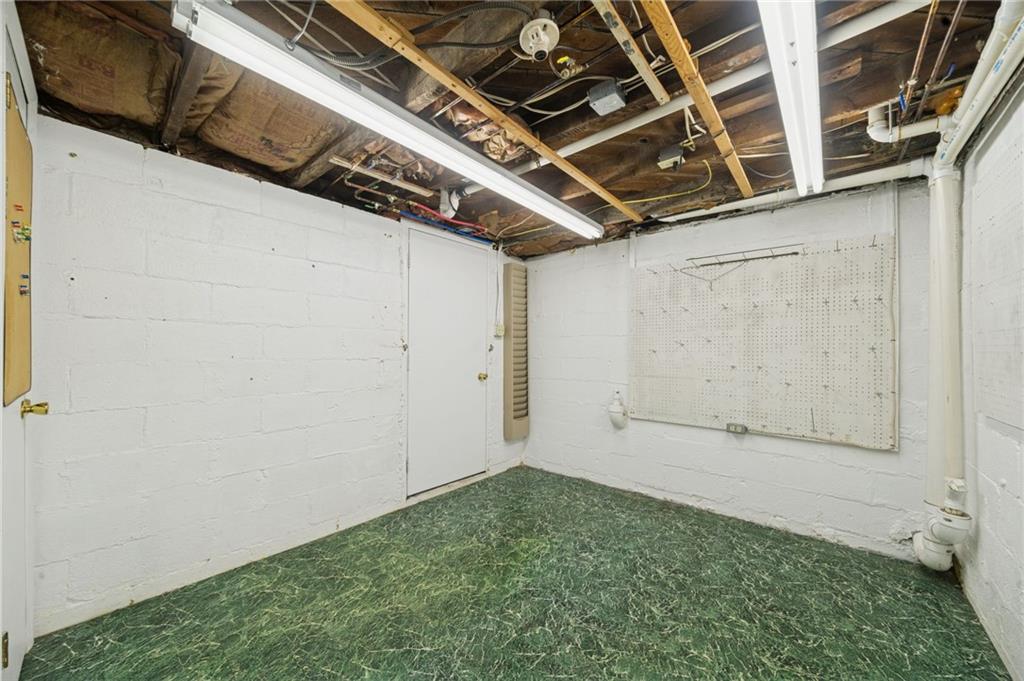 1619 Kennedy Road Imperial, PA 15126 - Photo 35 of 40 a view of small space