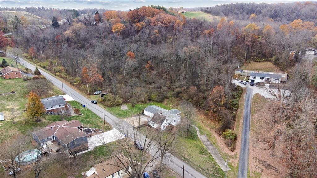 1619 Kennedy Road Imperial, PA 15126 - Photo 39 of 40 an aerial view of a house with a yard