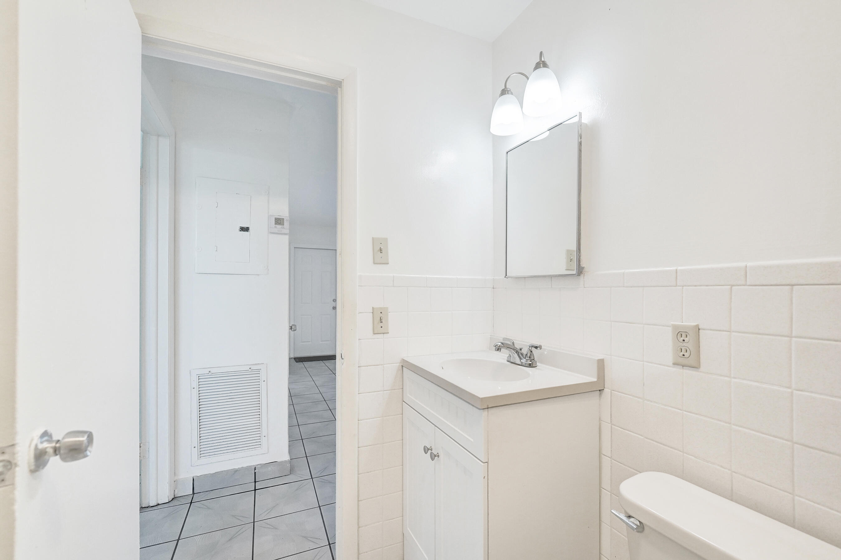 5830 Garfield Street Hollywood, FL 33021 - Photo 43 of 54 2nd Bath Unit 2