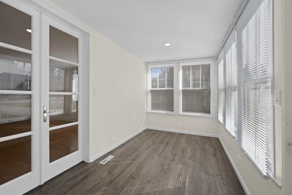 $2,950 | 823 Deerfield Road, Highland Park, IL 60035