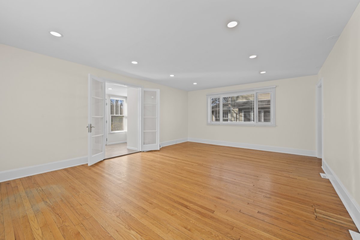 823 Deerfield Road Highland Park, IL 60035 - Photo 5 of 19