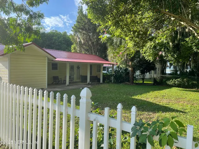 $699,500 | 561 Southeast Lakeview Drive, Keystone Heights, FL 32656