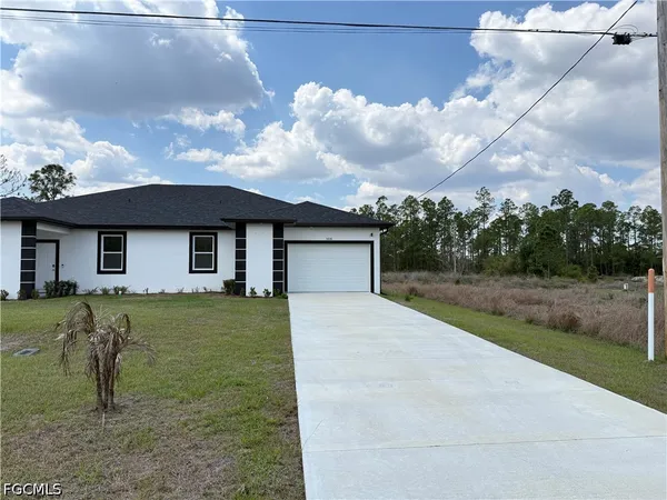 $1,800 | 508 Bell Boulevard, Lehigh Acres, FL 33974