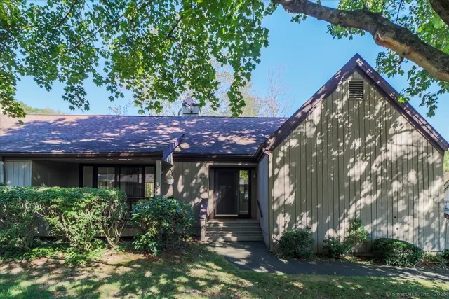 $549,900 | 664 Osage Lane, Unit A, Stratford, CT 06614