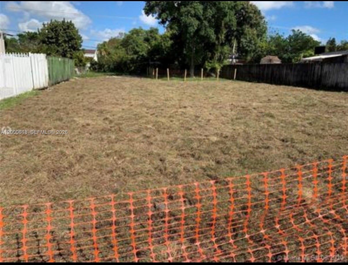 601 Southwest 44th Court Miami, FL 33134 - Photo 2 of 5 a view of outdoor space and yard