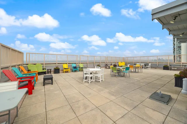 $289,999 | 6157 North Sheridan Road, Unit 5G, Chicago, IL 60660