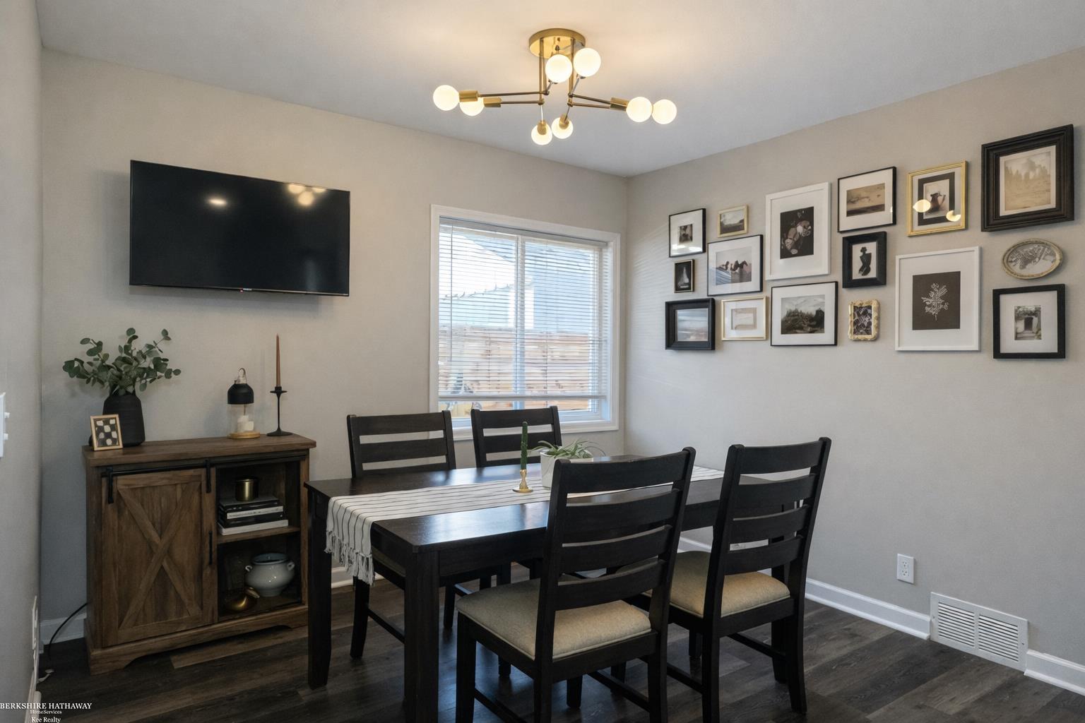 3821 Dunning Road Rochester, MI 48309 - Photo 14 of 27 50213133-594c4d66-d374-4321-a1df-ebe130485ab6.JPG