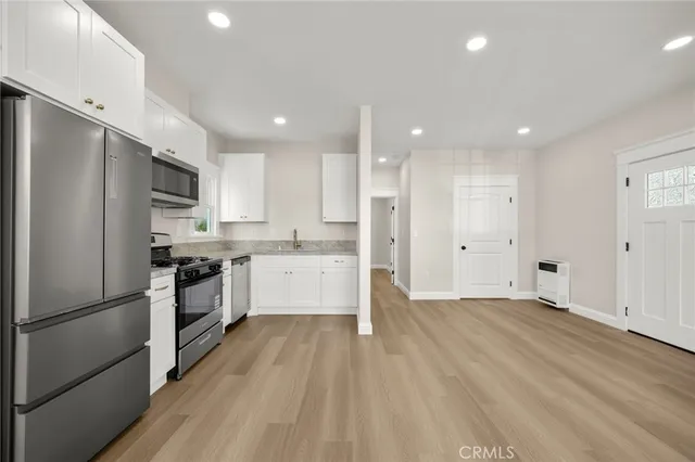 $2,400 | 1822 East 2nd, Unit 11, Long Beach, CA 90802