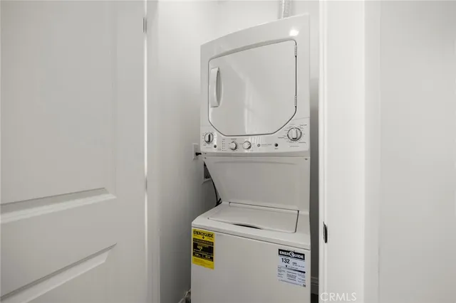 $2,400 | 1822 East 2nd, Unit 11, Long Beach, CA 90802