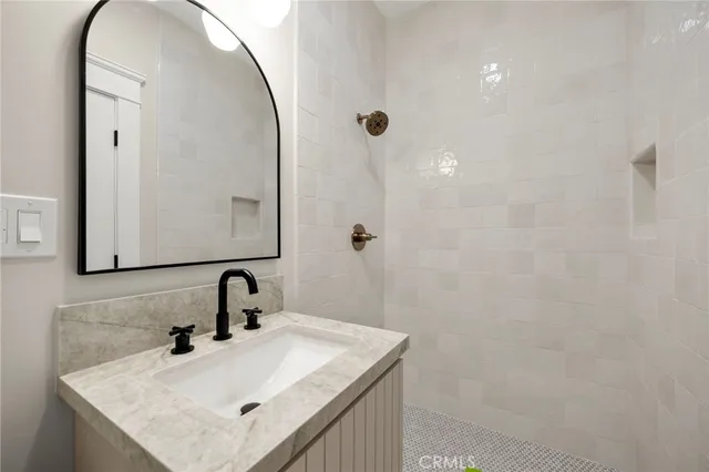 $2,400 | 1822 East 2nd, Unit 11, Long Beach, CA 90802