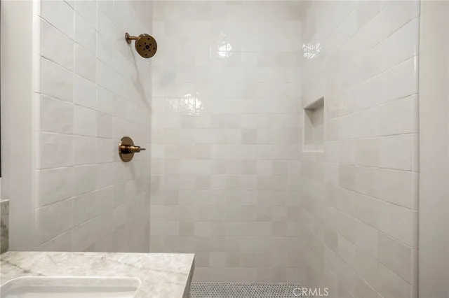 $2,400 | 1822 East 2nd, Unit 11, Long Beach, CA 90802