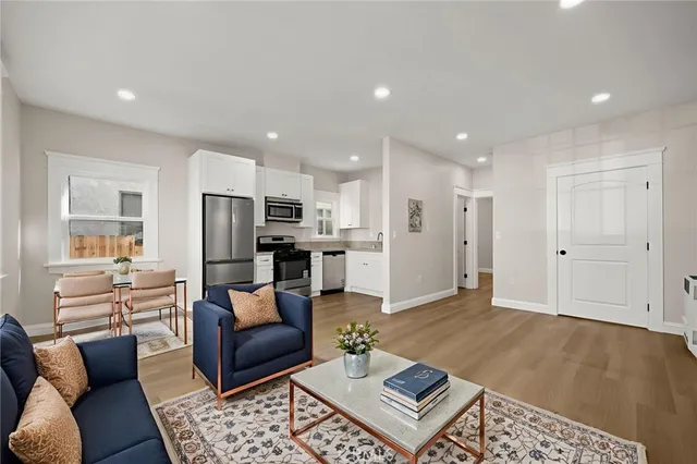 $2,400 | 1822 East 2nd, Unit 11, Long Beach, CA 90802