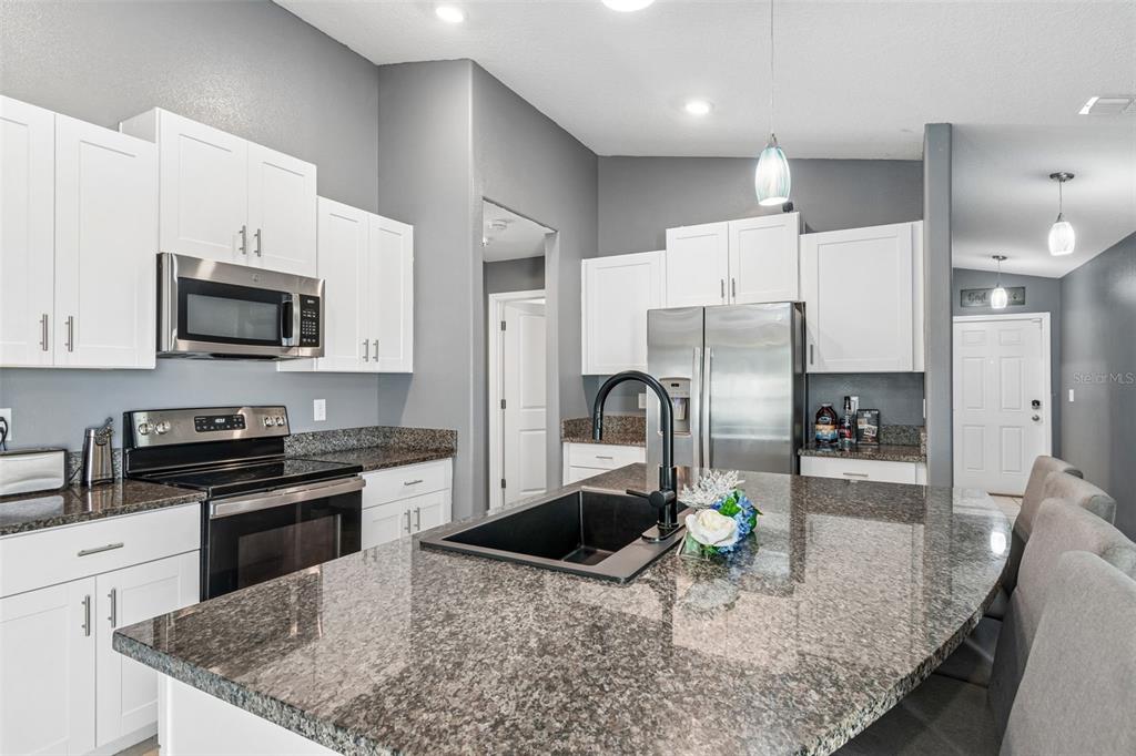 6065 Spring Crayfish Avenue New Port Richey, FL 34653 - Photo 10 of 61