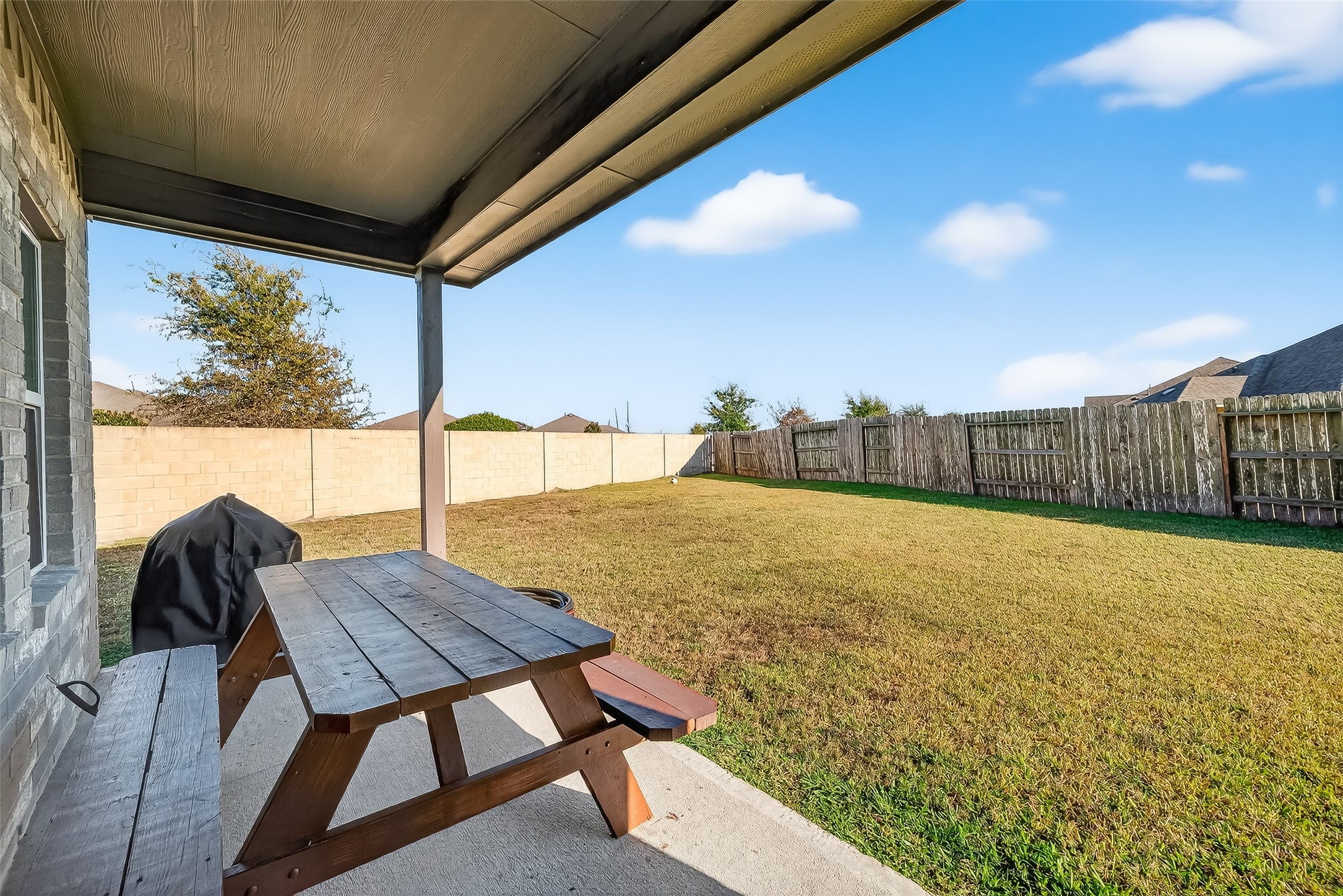 2422 Agassiz Drive Rosharon, TX 77583 - Photo 37 of 41 a view of a balcony with furniture