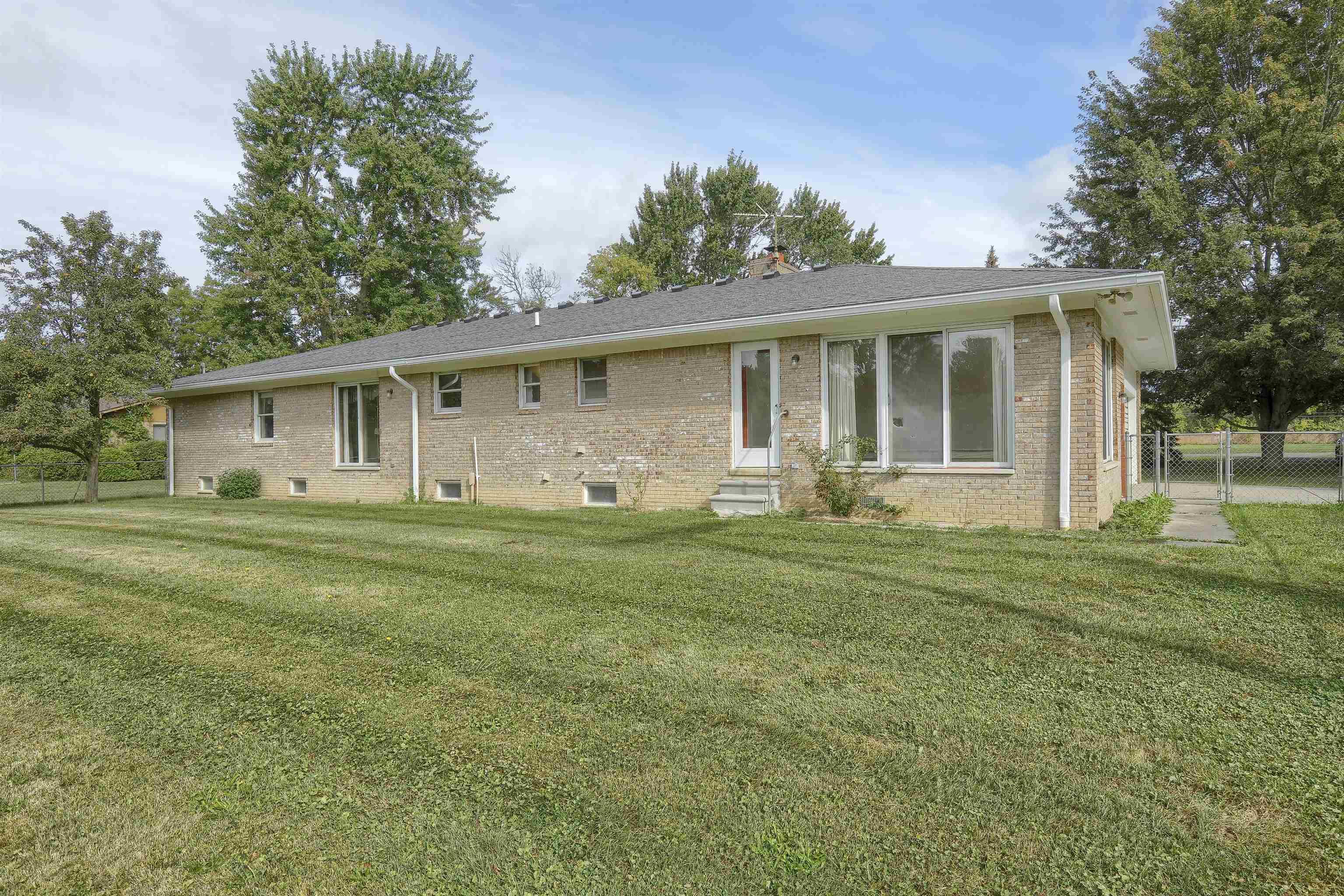2734 East Wattles Road Troy, MI 48083 - Photo 37 of 44